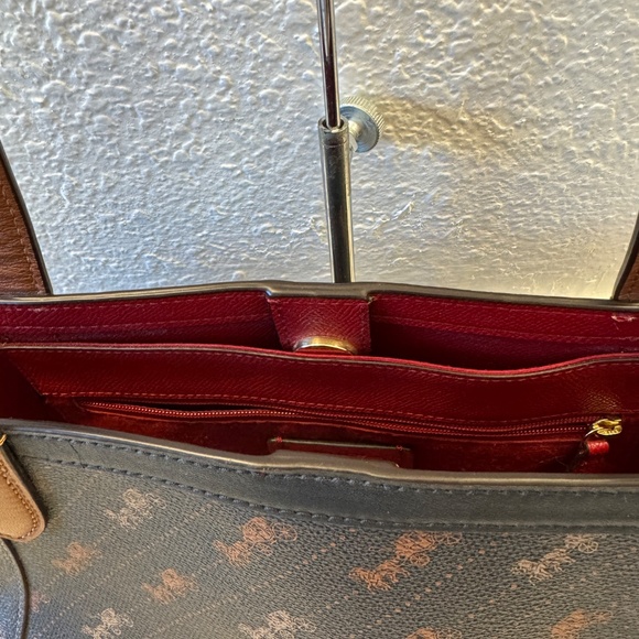 Coach Horse and Carriage Tote 27 C4069 Black Clean Inside Good Condition - Picture 7 of 14